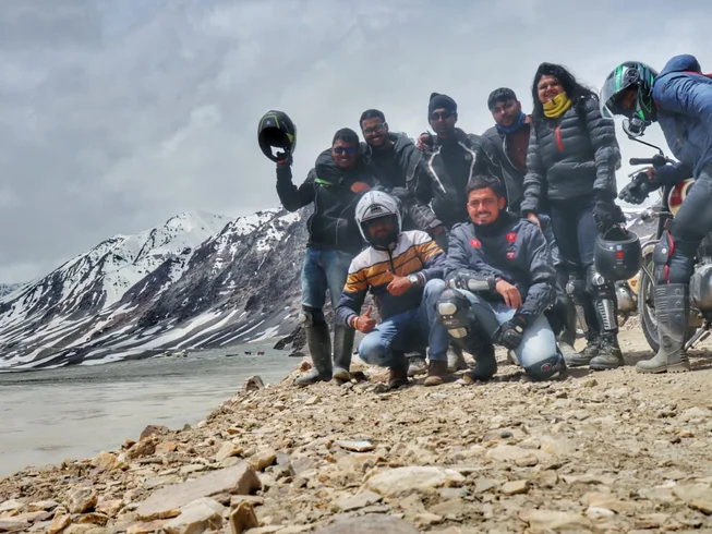 11 Day Srinagar, Leh, Manali Guided Motorbike Tour in India