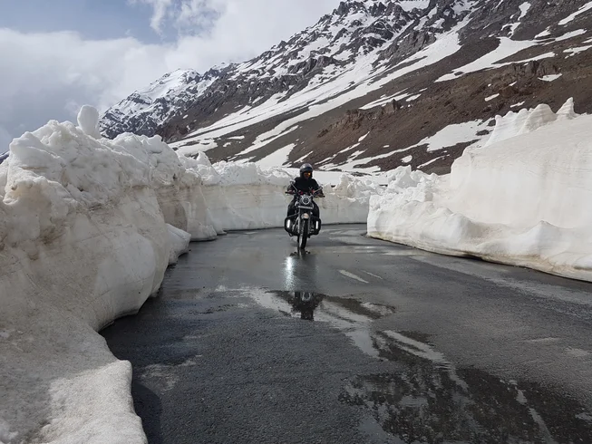12 Day Guided Motorcycle Tour in India: From Srinagar to Leh to Manali photo 3