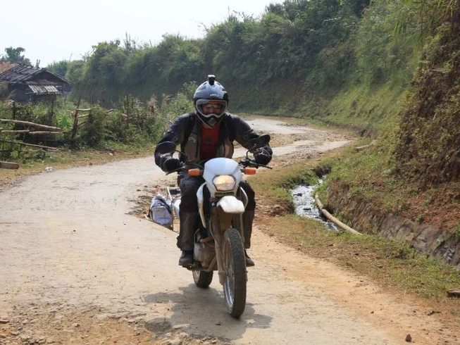 21 Day Central and Northern Vietnam Culture Guided Motorcycle Tour photo 2