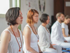 27 Tage 300-Stunden Traditionelle Kundalini Yogalehrer Ausbildung für Fortgeschrittene in Rishikesh