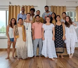 24 días de profesorado de yoga de 200 horas perfecto para principiantes en Rishikesh, India - Photo 3