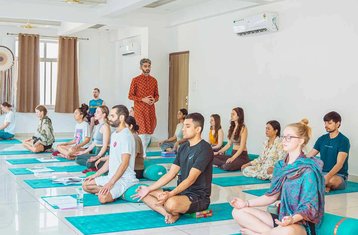 6 Tage 50-Stunden Yin Yoga Yogalehrer Ausbildung in Rishikesh, Indien