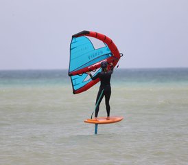 8 Tage Anfänger- und Mittelstufe-Wingfoil-Urlaub in Tamraght, Marokko - Photo 2