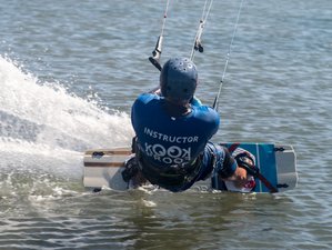 8 Day The Student Kitesurfing Camp in Esposende, Braga Area