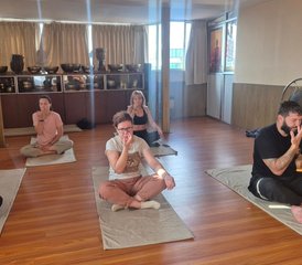 114 jours en stage de yoga, méditation et retraite au Népal - Photo 1