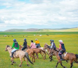 5-Daagse Luxe Paardrijavontuur in Hulunbuir, China: Vrijheid te paard, Comfort en Gastronomie - Photo 2