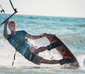 6 días de curso de kitesurf para principiantes en Ulcinj, Montenegro - Photo 3